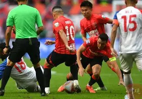 成都蓉城清晨单刀错失;志在国王杯名次提升;管理层满意;医务组通报恢复(成都蓉城辟谣安排球员参加晚宴) 成都蓉城清晨单刀错失;志在国王杯名次提升;管理层满意;医务组通报恢复(成都蓉城辟谣安排球员参加晚宴)